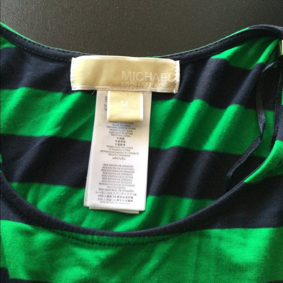 Top - Picture 2 of 4